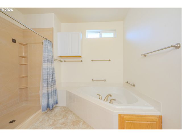 9908 Ne 102ND St, Vancouver, WA 98662