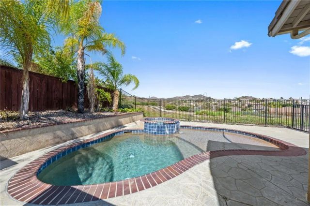 23352 Caliente Springs, Murrieta, CA 92562