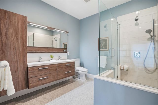 315 Highland Ave 101, Somerville, MA 02144