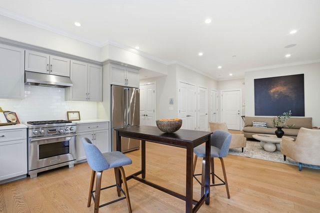 315 Highland Ave 101, Somerville, MA 02144