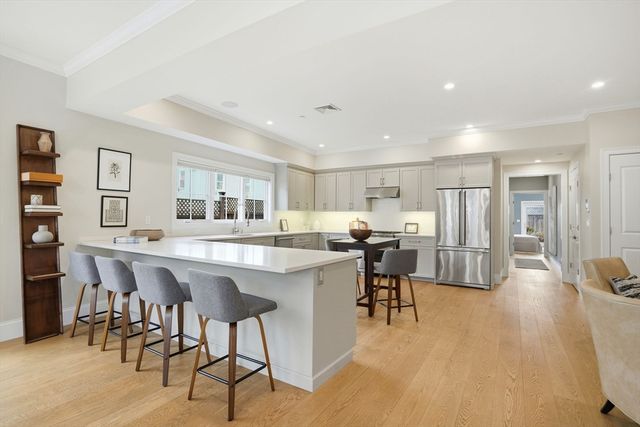 315 Highland Ave 101, Somerville, MA 02144