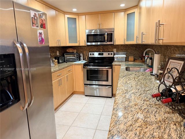 1950 S Ocean Dr 5L, Hallandale Beach, FL 33009