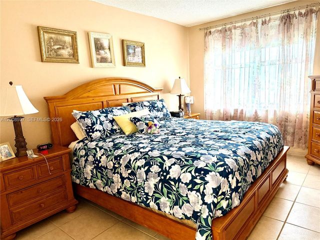 1950 S Ocean Dr 5L, Hallandale Beach, FL 33009