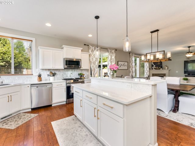1554 S 14TH Cir, Ridgefield, WA 98642