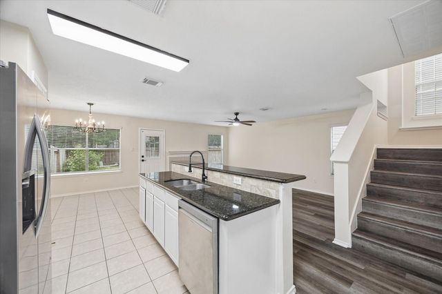 7 Wineberry Place, The Woodlands, TX 77382