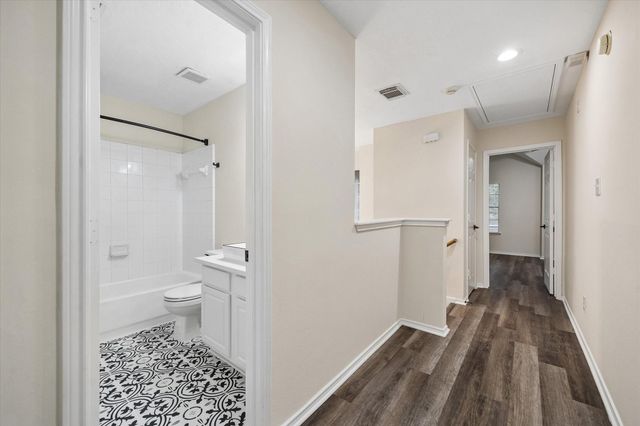 7 Wineberry Place, The Woodlands, TX 77382