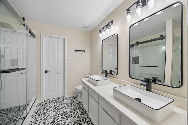 7 Wineberry Place, The Woodlands, TX 77382