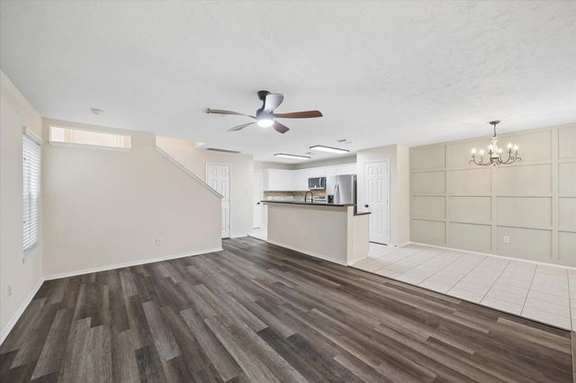 7 Wineberry Place, The Woodlands, TX 77382