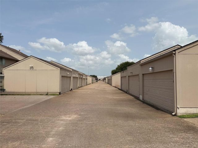1036 Birnham Woods Boulevard, Pasadena, TX 77503