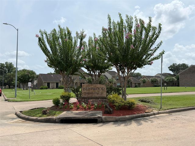 1036 Birnham Woods Boulevard, Pasadena, TX 77503