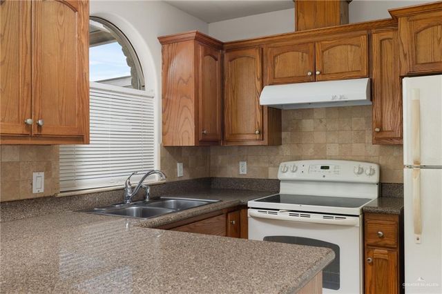 1921 Horsetail Falls, Edinburg, TX 78539