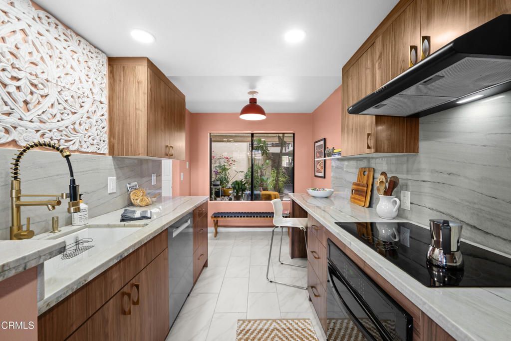 225 Hermosa Avenue 102, Long Beach, CA 90802 — photo 5