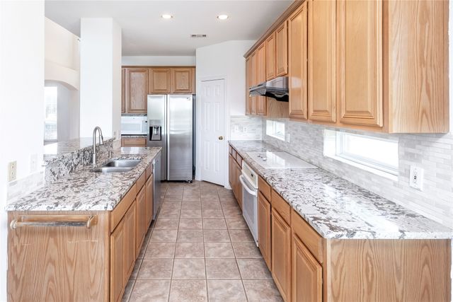 2318 Balleybrooke Drive, Lewisville, TX 75077