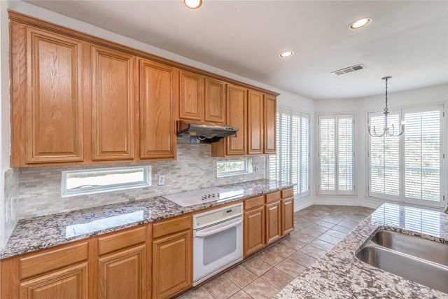 2318 Balleybrooke Drive, Lewisville, TX 75077