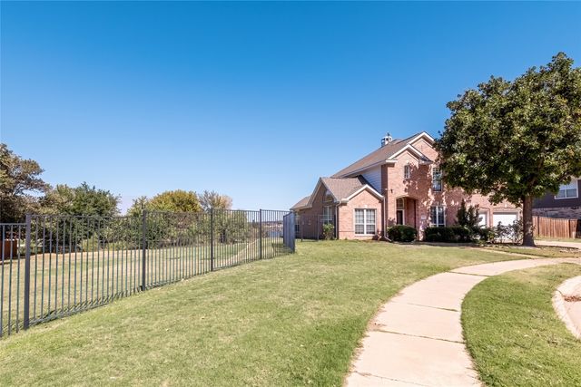 2318 Balleybrooke Drive, Lewisville, TX 75077