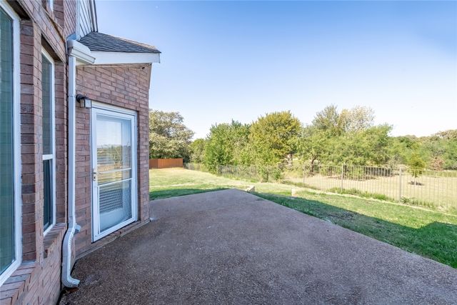 2318 Balleybrooke Drive, Lewisville, TX 75077