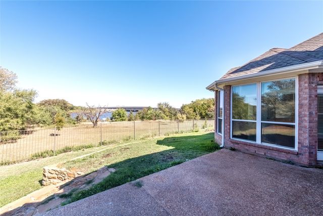 2318 Balleybrooke Drive, Lewisville, TX 75077