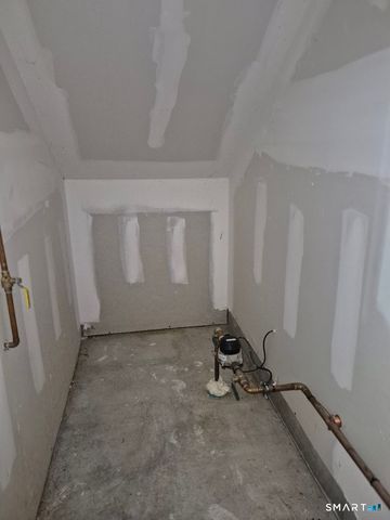 59 Forestview Drive 59, Norwich, CT 06360