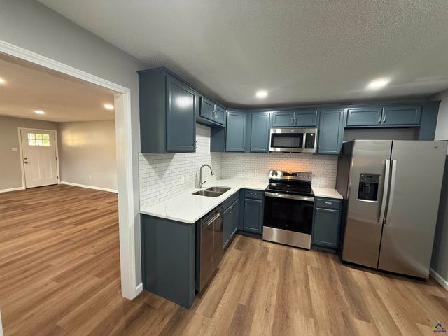 107 Self St, Warner Robins, GA 31088