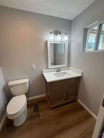 107 Self St, Warner Robins, GA 31088