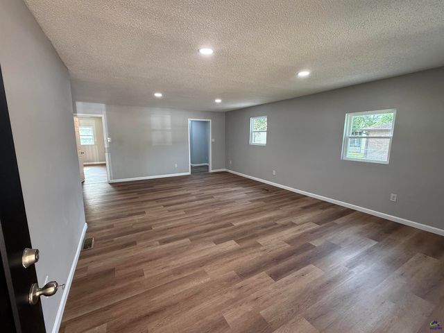 107 Self St, Warner Robins, GA 31088