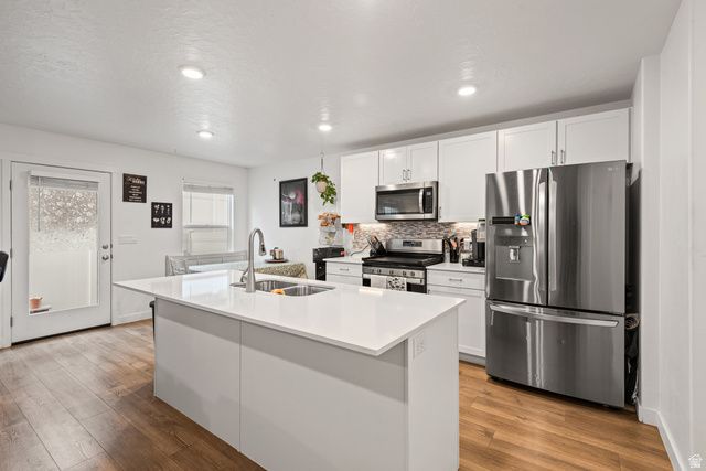 8609 W MEADOW BANK WAY, Magna, UT 84044