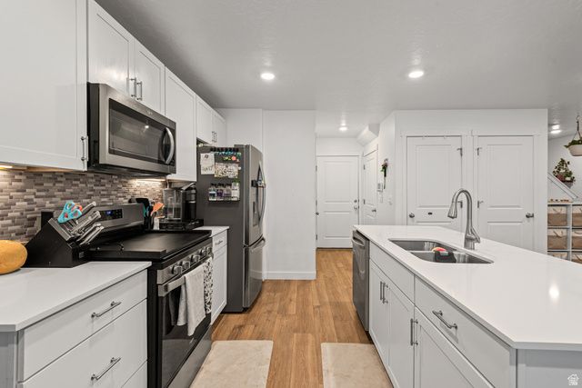 8609 W MEADOW BANK WAY, Magna, UT 84044