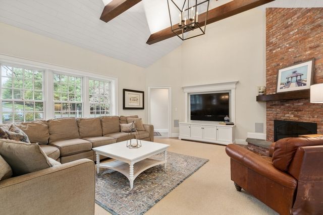 162 Far Reach Road, Westwood, MA 02090