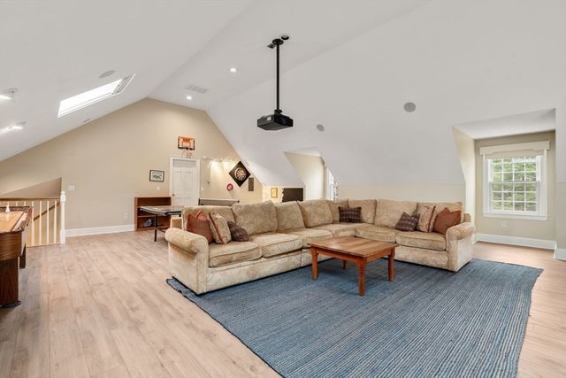 162 Far Reach Road, Westwood, MA 02090