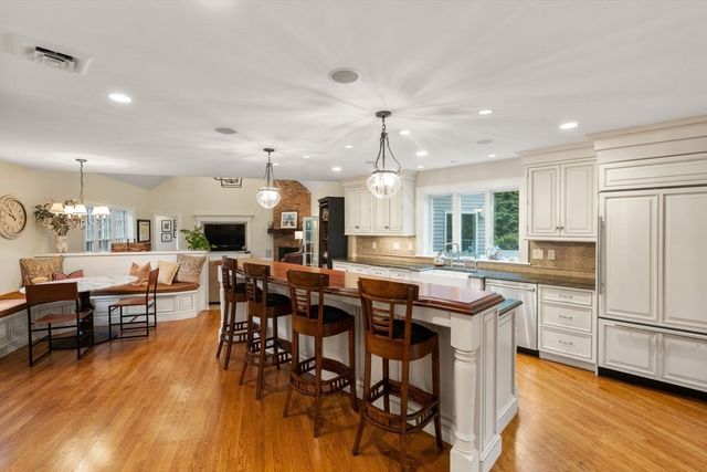 162 Far Reach Road, Westwood, MA 02090
