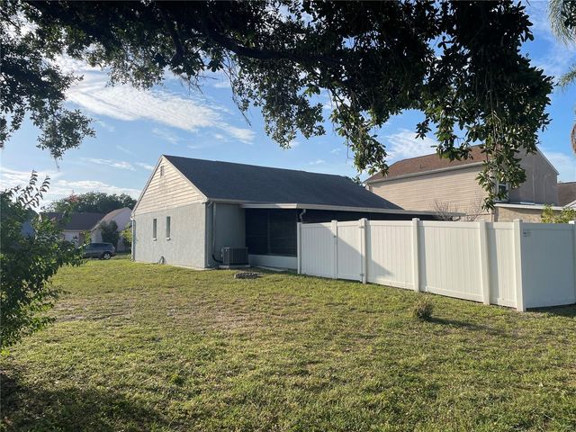 11001 SUNSWEPT PLACE, Tampa, FL 33624