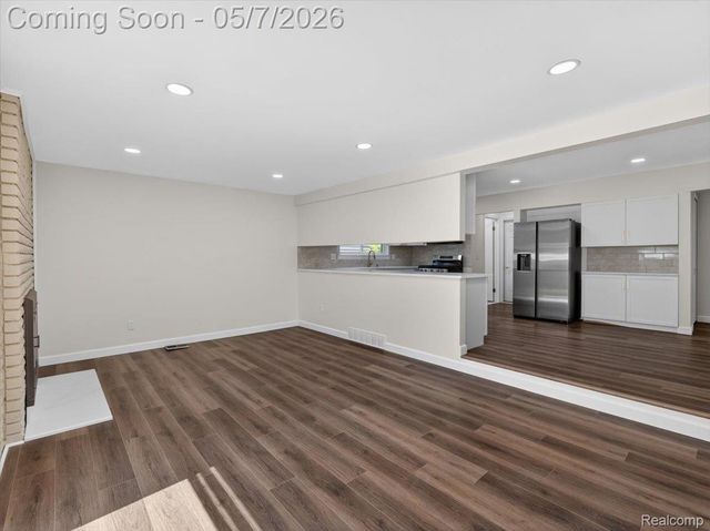 14650 Edshire Drive, Sterling Heights, MI 48312