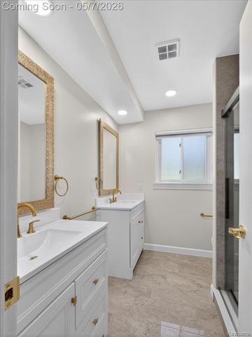 14650 Edshire Drive, Sterling Heights, MI 48312