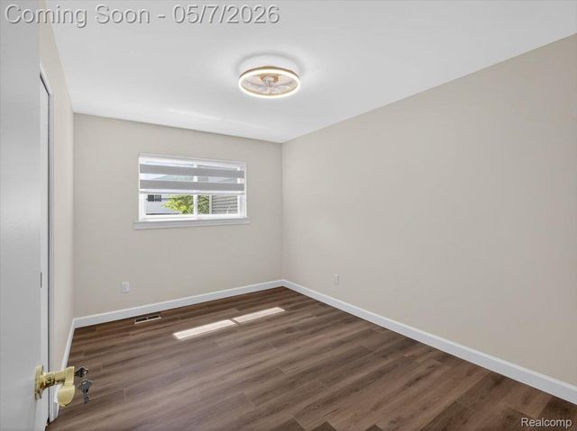 14650 Edshire Drive, Sterling Heights, MI 48312