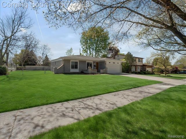 14650 Edshire Drive, Sterling Heights, MI 48312