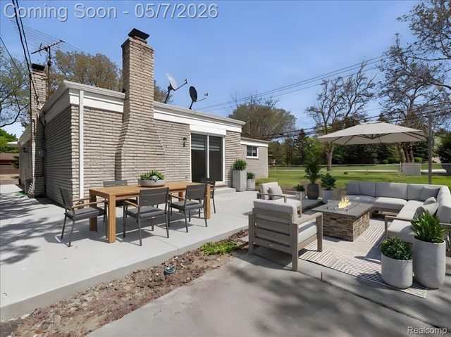 14650 Edshire Drive, Sterling Heights, MI 48312