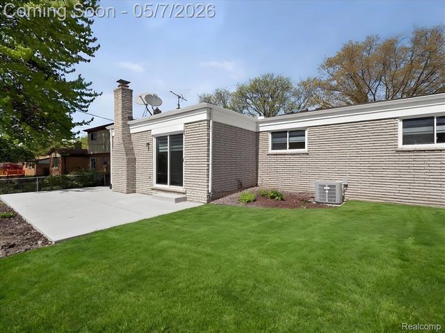 14650 Edshire Drive, Sterling Heights, MI 48312