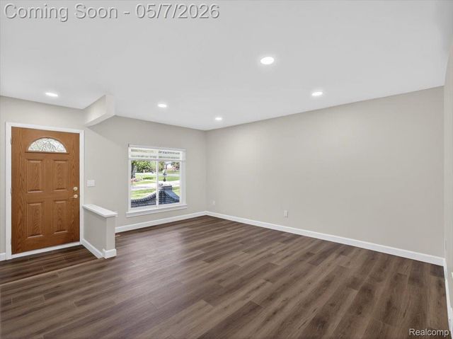 14650 Edshire Drive, Sterling Heights, MI 48312