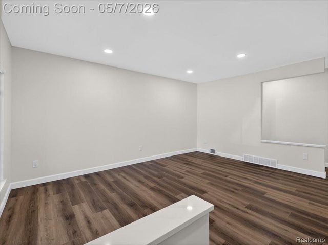 14650 Edshire Drive, Sterling Heights, MI 48312