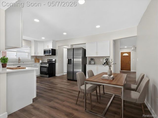 14650 Edshire Drive, Sterling Heights, MI 48312