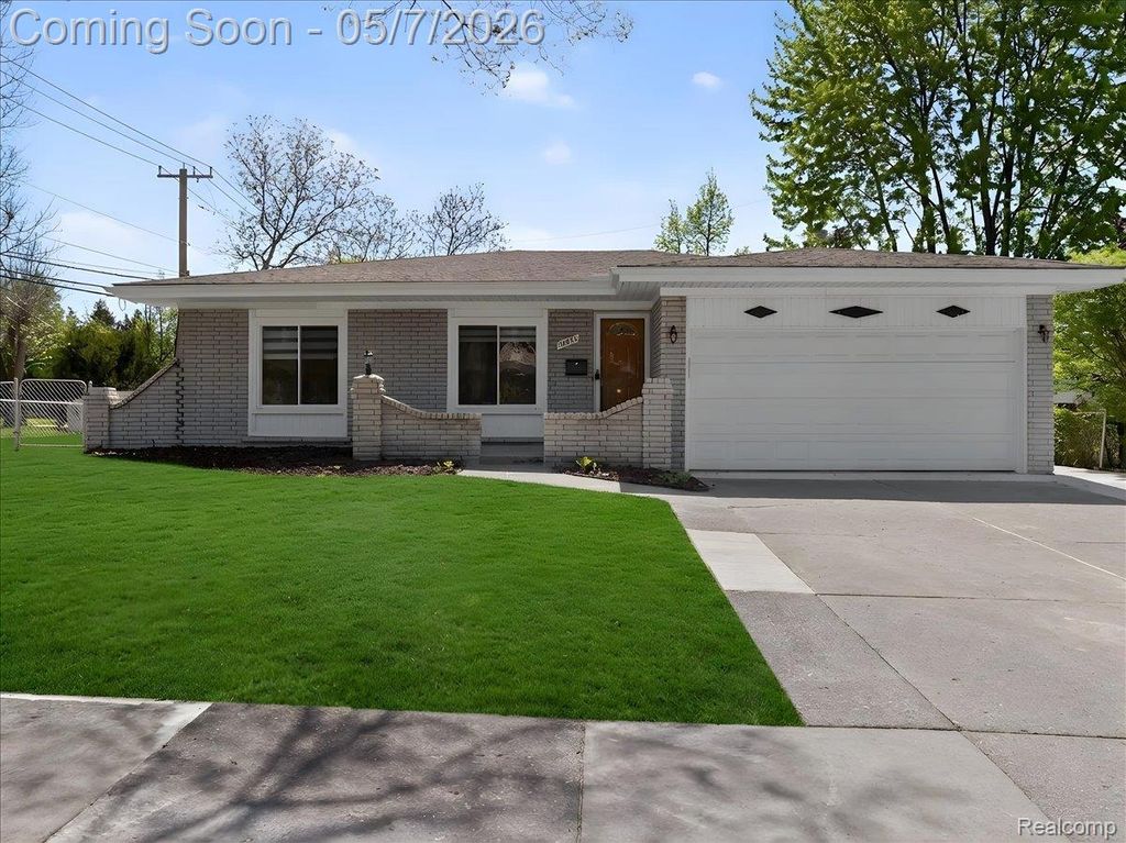 14650 Edshire Drive, Sterling Heights, MI 48312