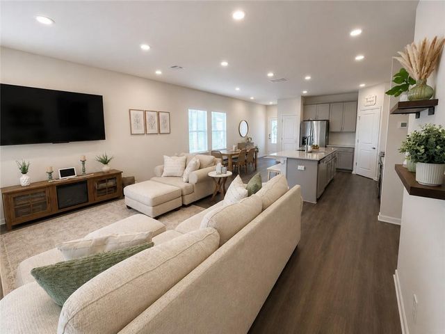 6395 Apalachee Way SE, Smyrna, GA 30126