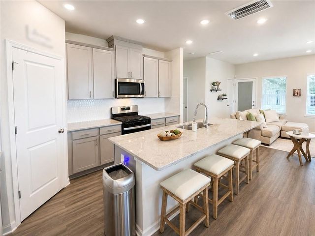 6395 Apalachee Way SE, Smyrna, GA 30126