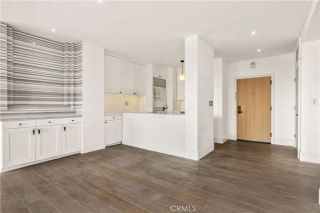 999 N Doheny 310, West Hollywood, CA 90069