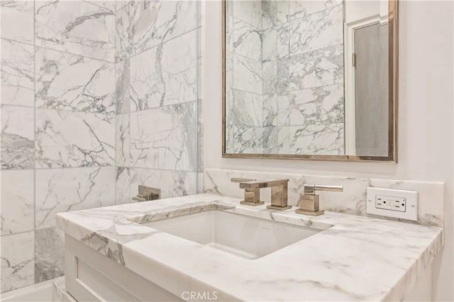999 N Doheny 310, West Hollywood, CA 90069