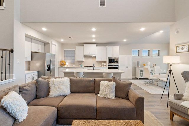 1113 Spring Gulch LN, Georgetown, TX 78628