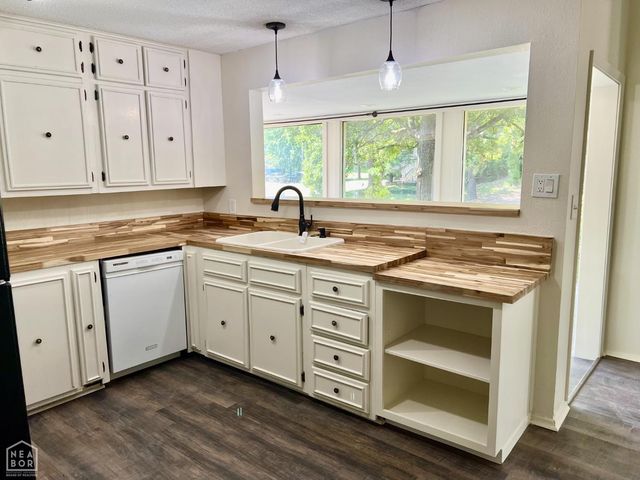 1804 Deerwood Drive, Jonesboro, AR 72404