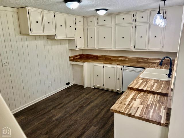 1804 Deerwood Drive, Jonesboro, AR 72404