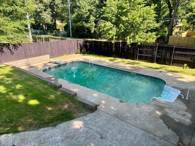 1804 Deerwood Drive, Jonesboro, AR 72404