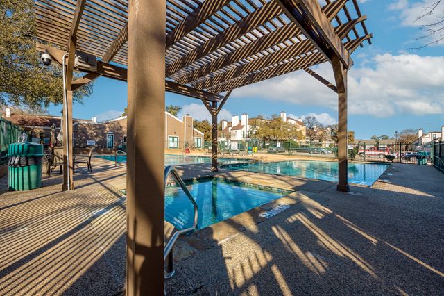 2310 Balsam Drive B106, Arlington, TX 76006